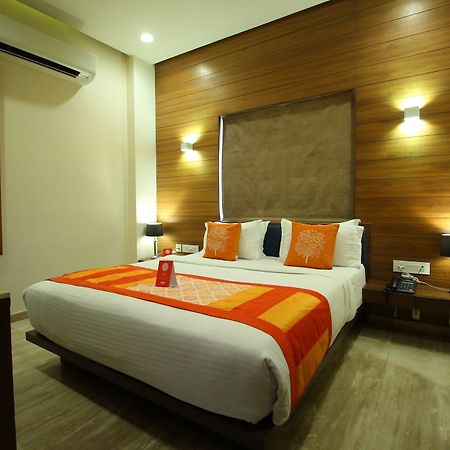 Oyo 8992 Hotel Kyra Ahmedabad Esterno foto