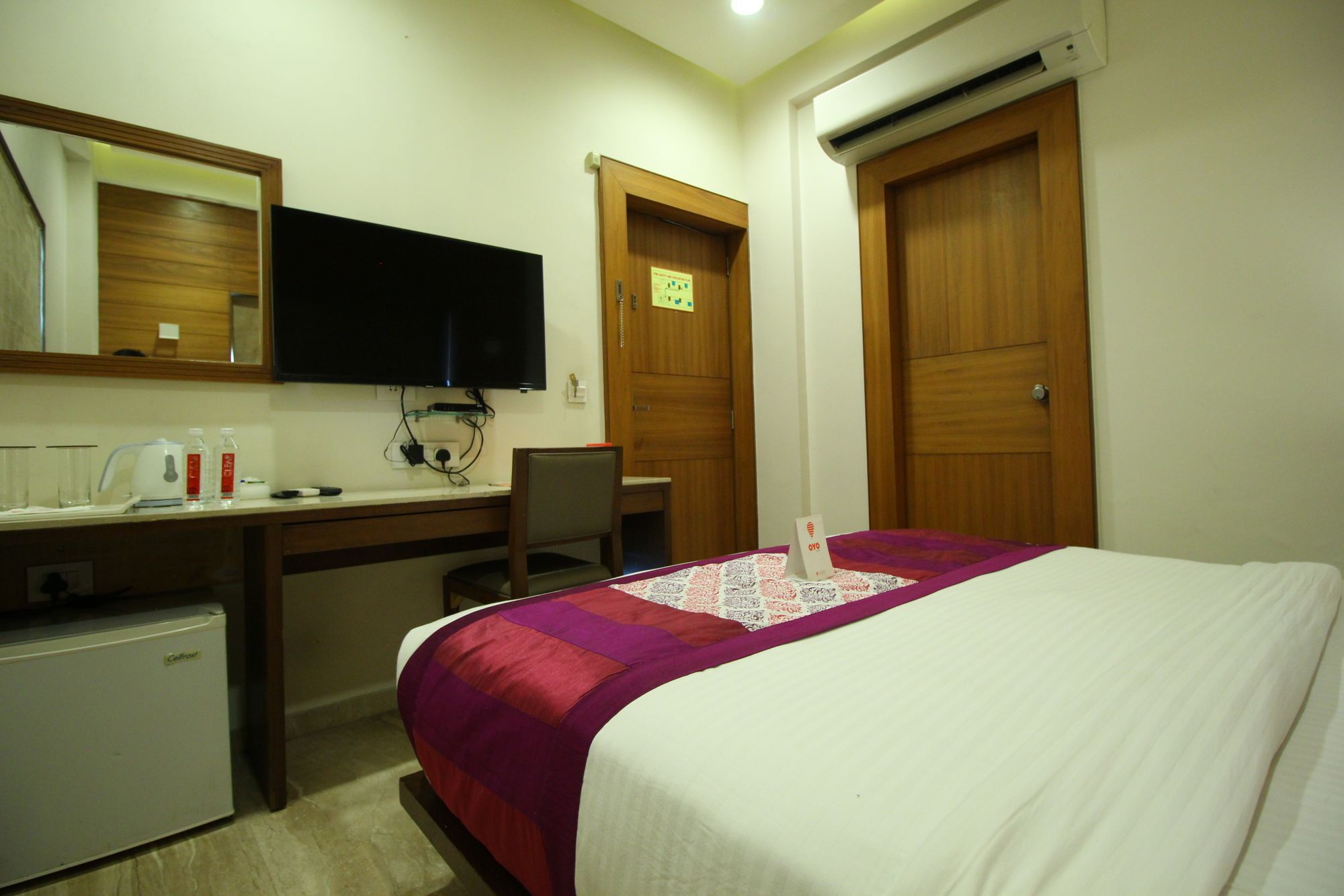 Oyo 8992 Hotel Kyra Ahmedabad Esterno foto
