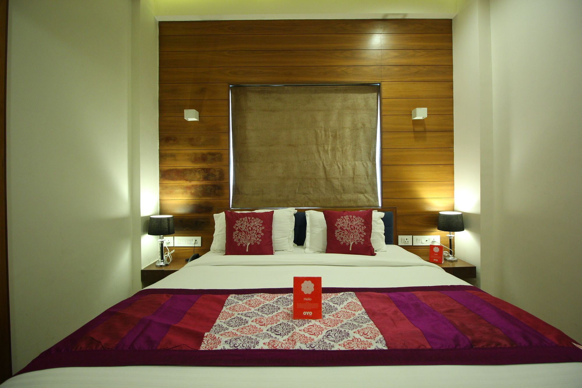 Oyo 8992 Hotel Kyra Ahmedabad Esterno foto