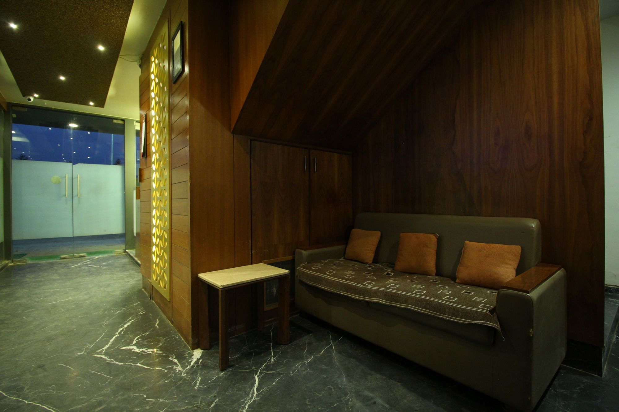 Oyo 8992 Hotel Kyra Ahmedabad Esterno foto