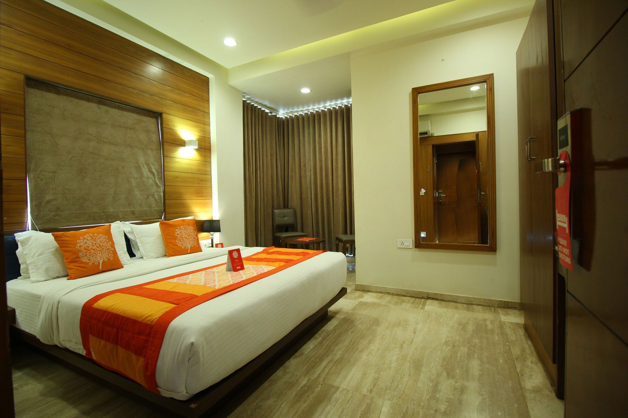 Oyo 8992 Hotel Kyra Ahmedabad Esterno foto