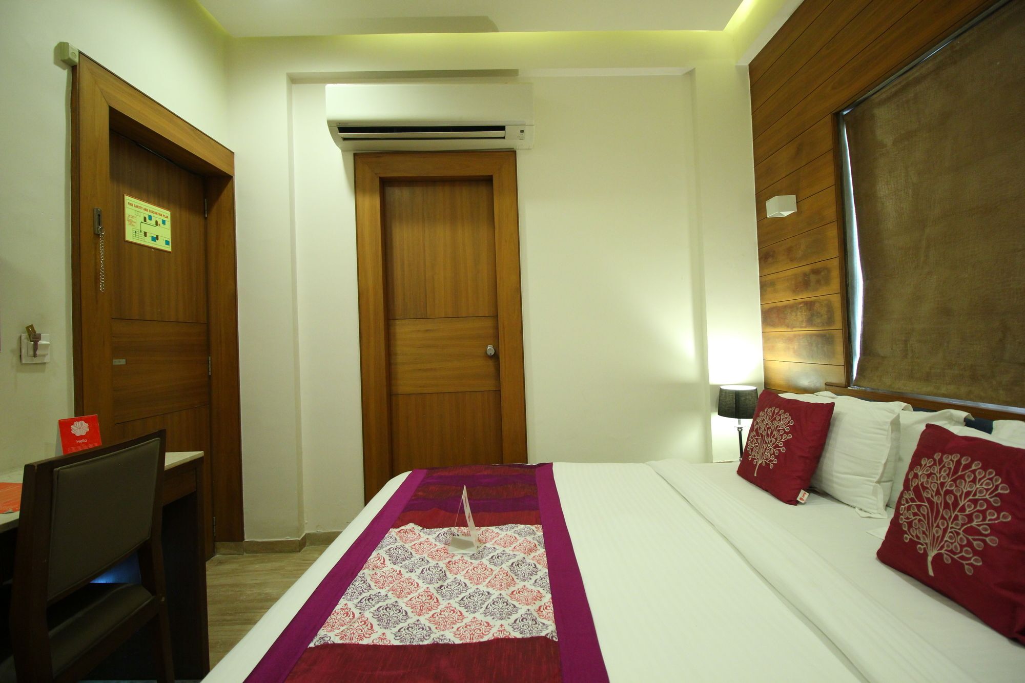 Oyo 8992 Hotel Kyra Ahmedabad Esterno foto
